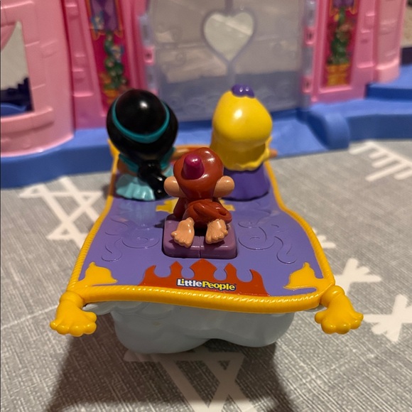 Fisher Price Little People Disney Princess Aladdin's Magic Carpet - Picture 4 of 6